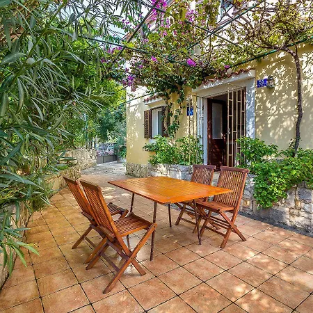 House Mladen Casa de Férias *