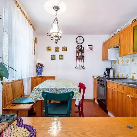 펜션 House Mladen 메덜린