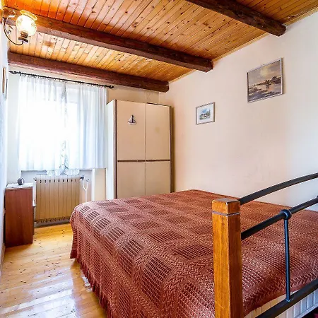 House Mladen Holiday home