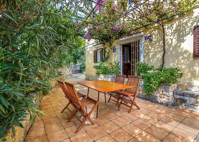 House Mladen 펜션 *